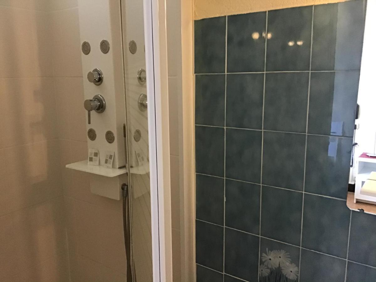 L'Ilot Fleuri Hotell Le Lavandou Eksteriør bilde
